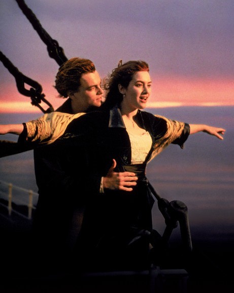泰坦尼克热浪再次席卷全球，男女主角的经典浪漫爱情故事再一次洗礼着每个人的心。