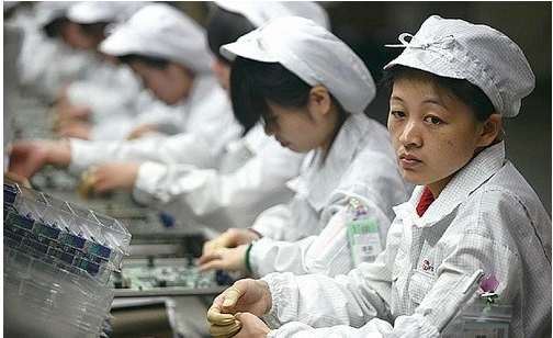 富士康“一声叹息”：被称作是血汗工厂，但减少加班却招致工人不满